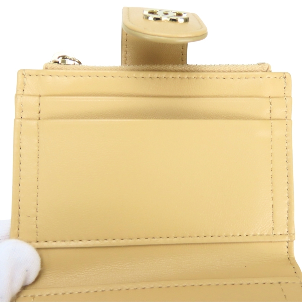 CHANEL Authentic Cream Lambskin Leather Wallet - Picture 15 of 16